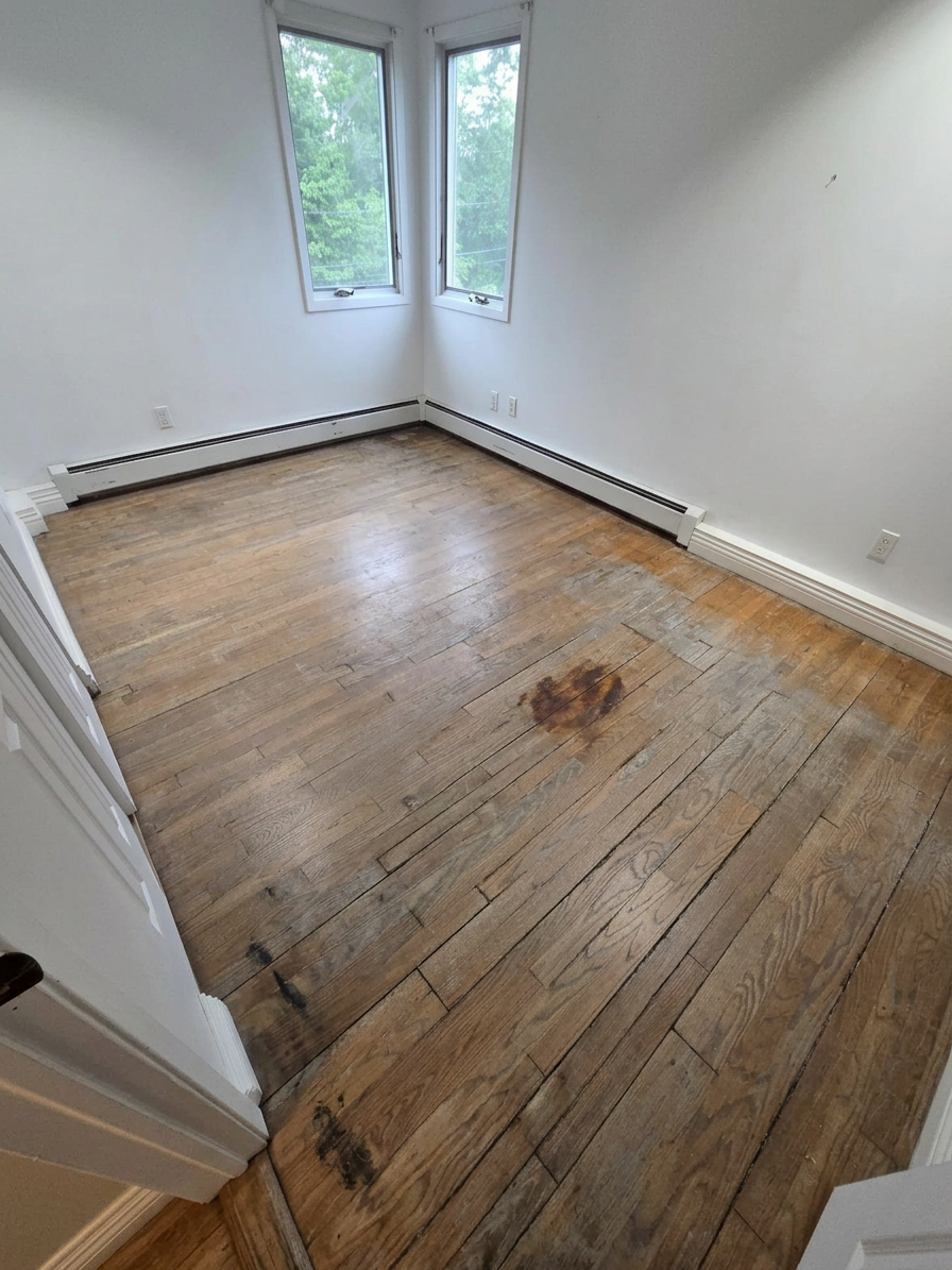 Refinished oak bedroom before